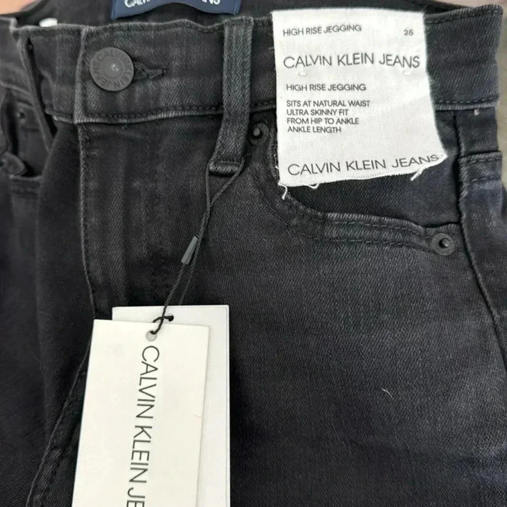 Calvin Klein Jeans High-Rise Jeggings - Black Sand - Picture 2 of 2
